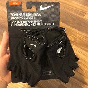 Nike women’s workout gloves